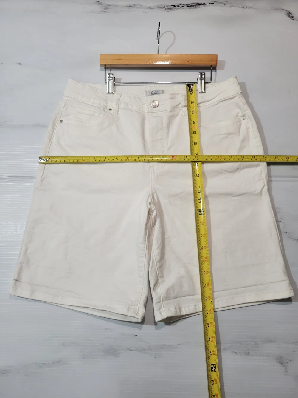 Croft & Barrow Womens Size 12 White Stretch Denim Bermuda Shorts 5 Pocket Classi